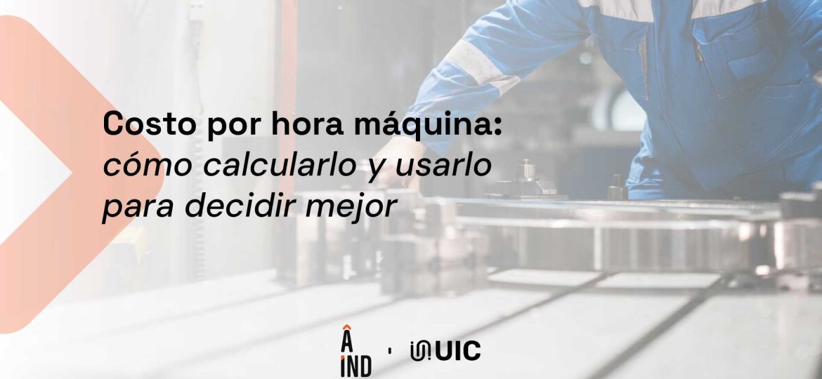 Analista de costos calculando costo por hora máquina en planta