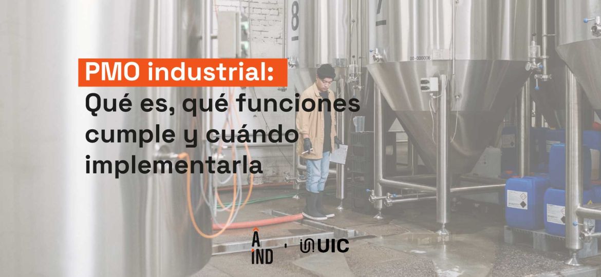 Equipo PMO revisando portafolio de proyectos industriales