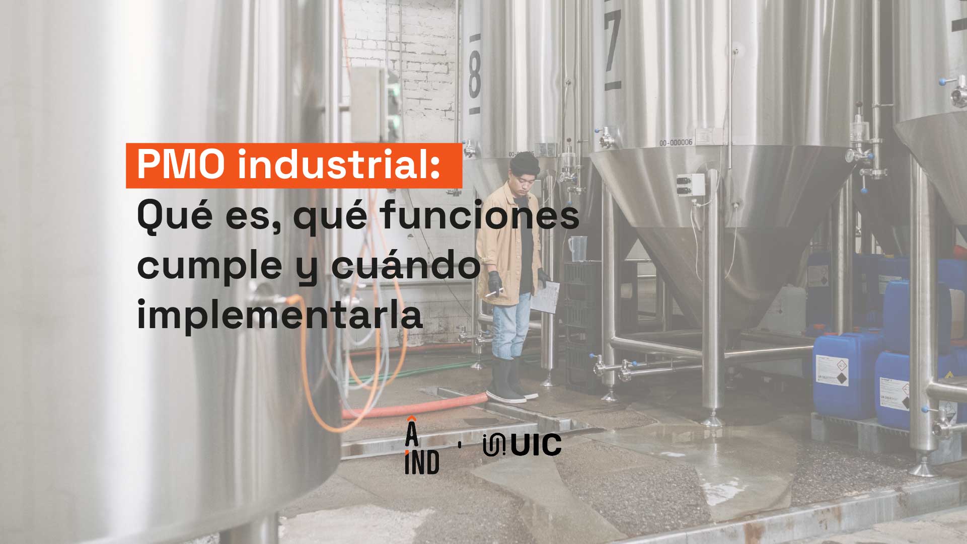 Equipo PMO revisando portafolio de proyectos industriales