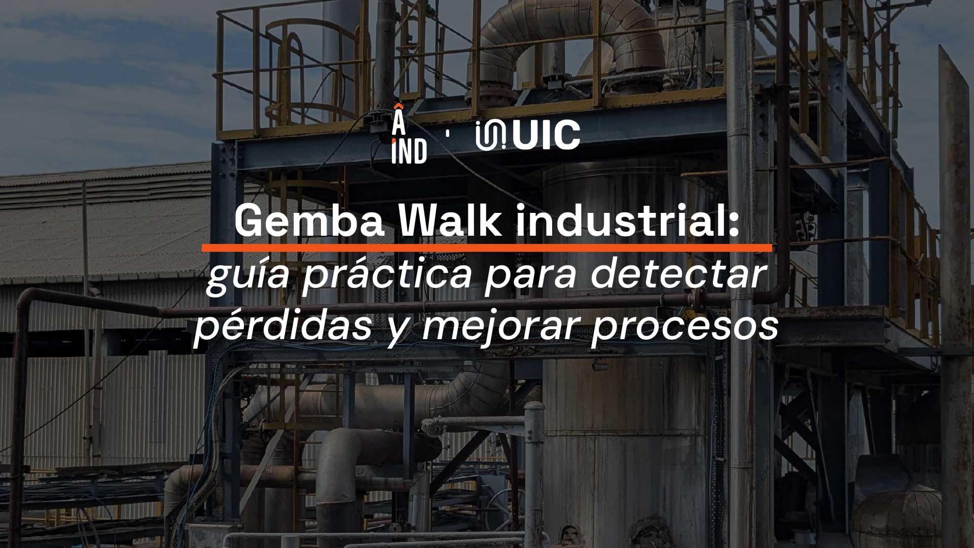Jefe de planta liderando una reunión Gemba con su equipo